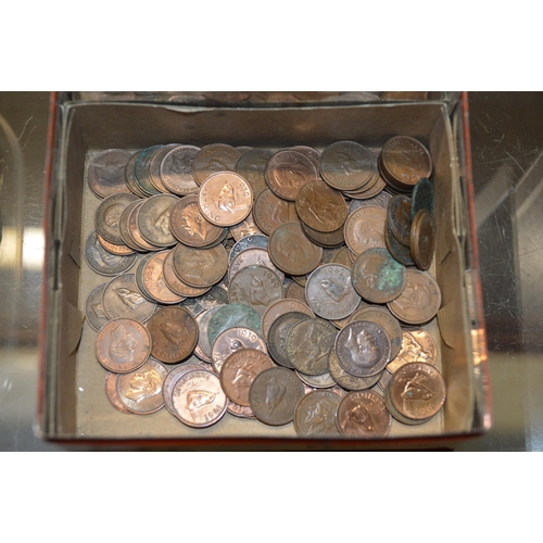 472 - Coins - box of 148 farthings