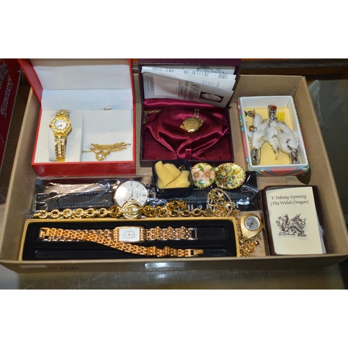 429 - Box of costume jewellery etc