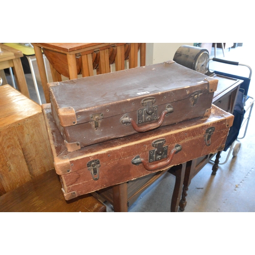 154 - 2 vintage cases