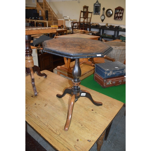 205 - Pedestal table