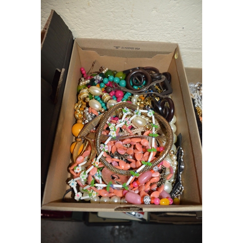 417 - Box of costume jewellery