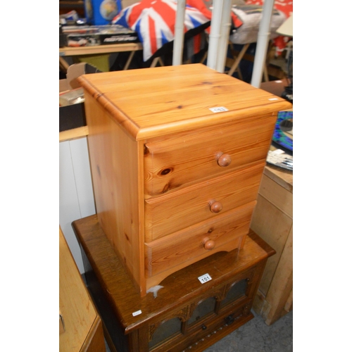 152 - Pine bedside