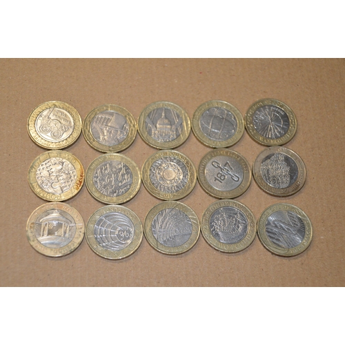 400 - 15 x collectable £2 coins