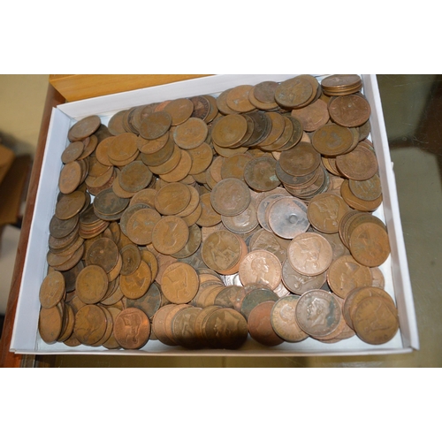 266 - Tray of coins