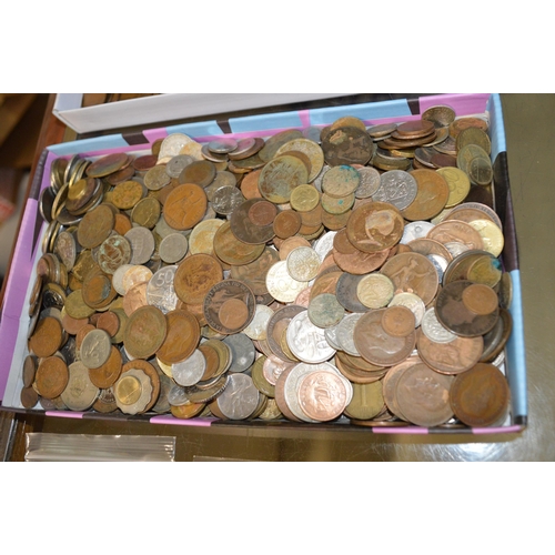 267 - Tray of coins