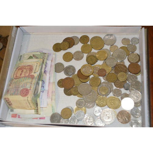 388 - Coins - tray of mixed coins & notes