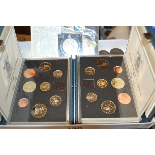 390 - Qty of ROyal Mint collectable coins etc