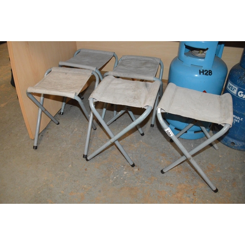 109 - 5 folding stools