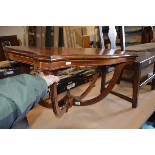 325 - Mahogany wall-mounted table