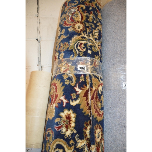 380 - Roll of patterned carpet