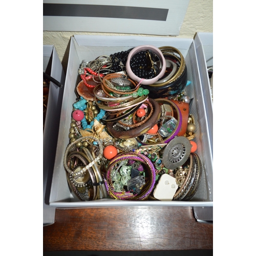 509 - Box of costume jewellery