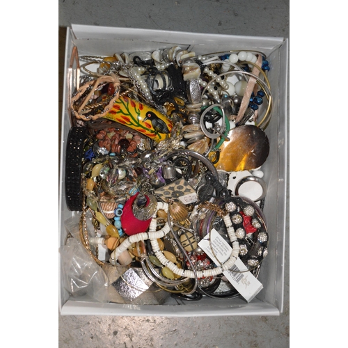 520 - Box of costume jewellery