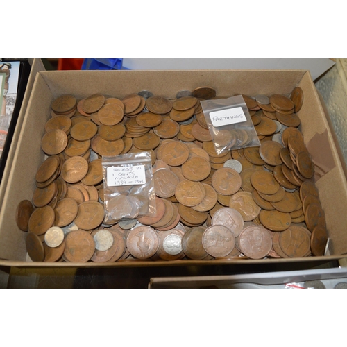 522 - Tray of mixed coins