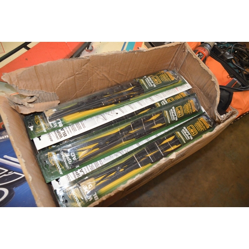 120 - Box of car wiper blades