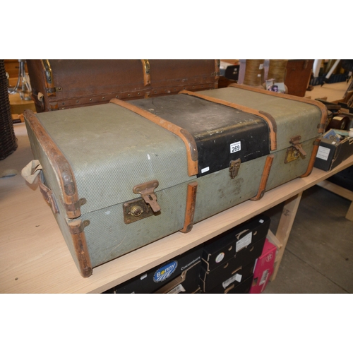 269 - Vintage trunk/case