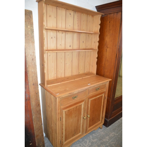 300 - Pine dresser