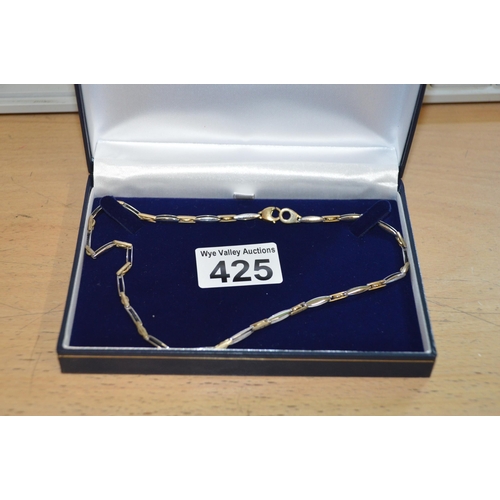 425 - Cased necklace, marked 375 to clasp