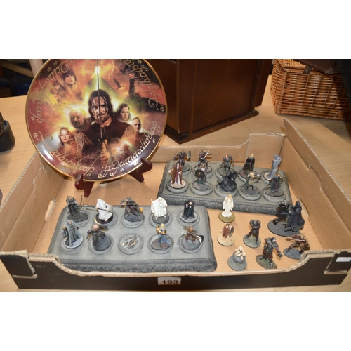 193 - box of Lord Of The RIngs collectables