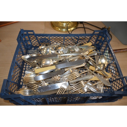 201 - basket of cutlery