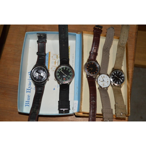 305 - 5 assorted watches