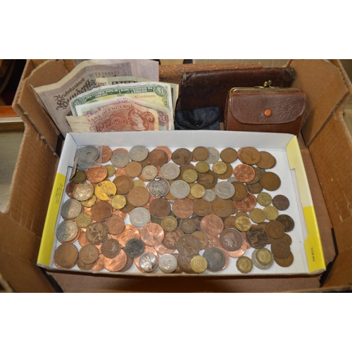 317 - qty of coins & notes