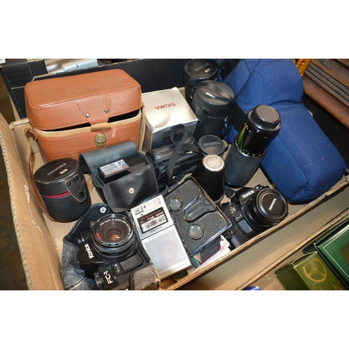 82 - Konica camera kit etc