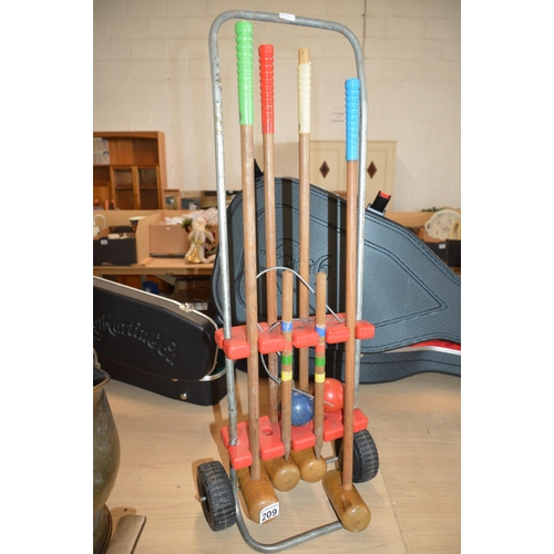 209 - croquet set