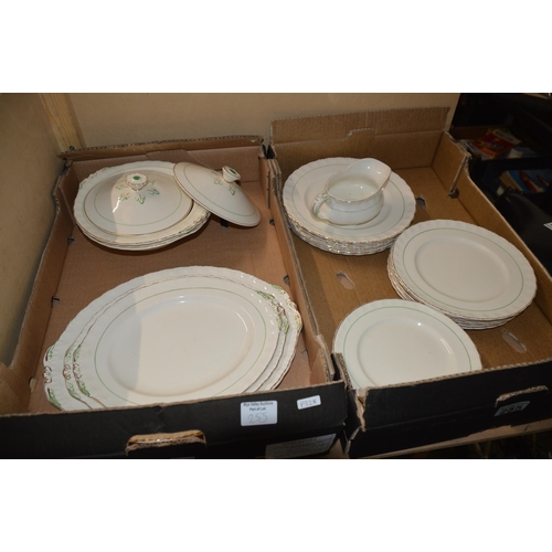 255 - 2 boxes of dinner service