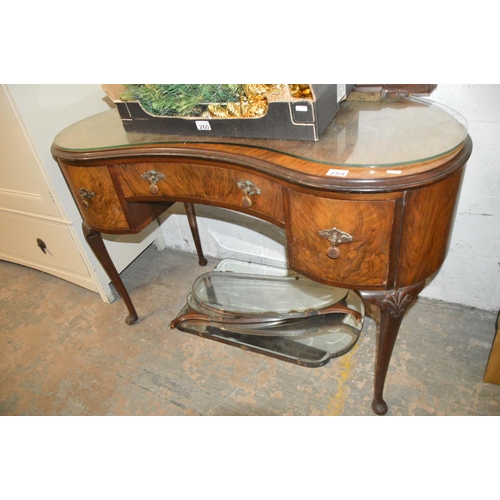 259 - dressing table