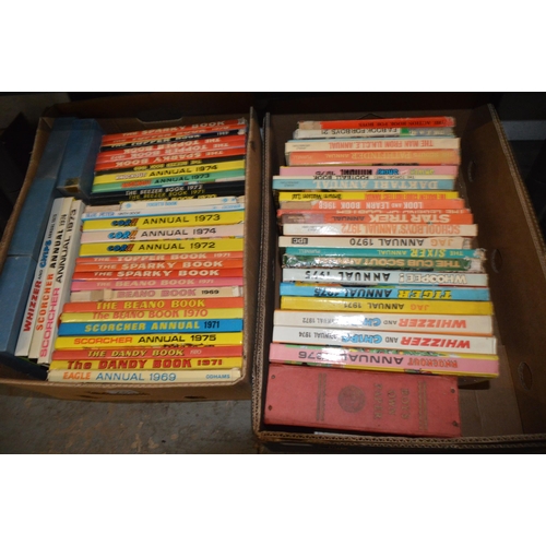 285 - 2 boxes of 1970s kids annuals