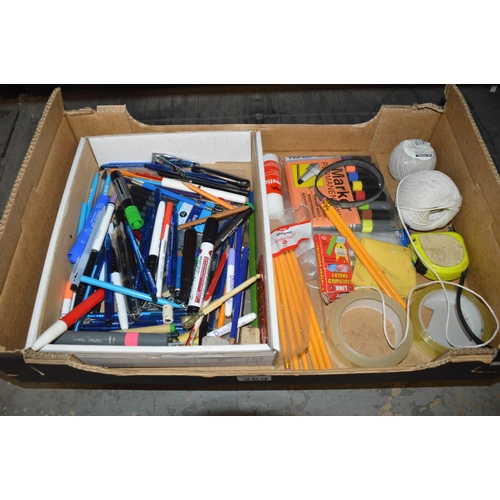 289 - box of stationery etc