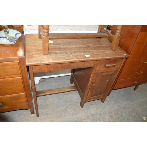 200 - small desk