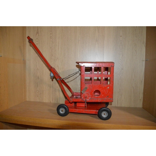 409 - Triang toy crane