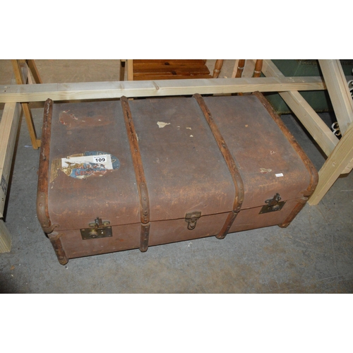 109 - vintage trunk