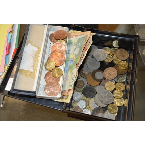 441 - tin of coins & notes