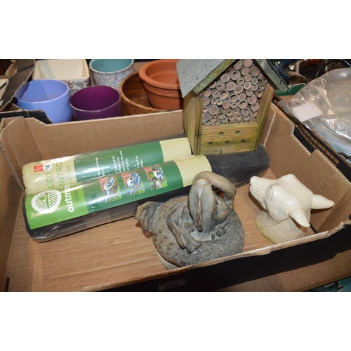 66 - box of garden items