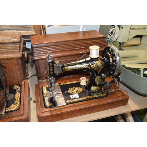 121 - singer sewing machine