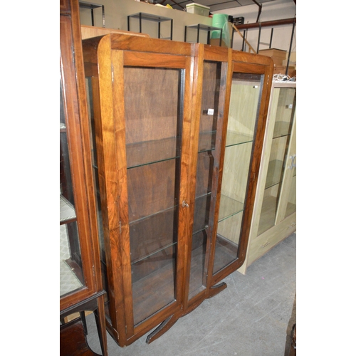 211 - display cabinet