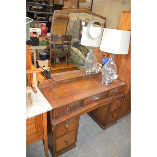 218 - dressing table