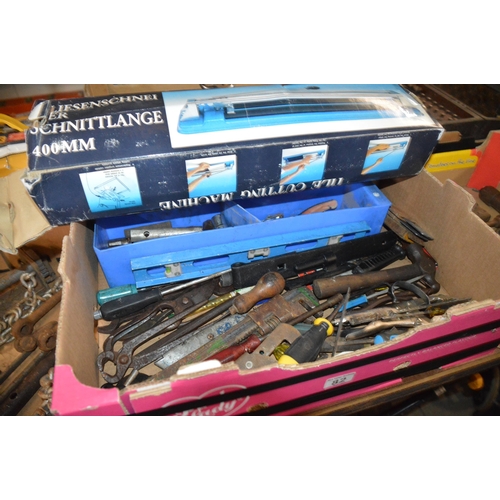 82 - box of tools