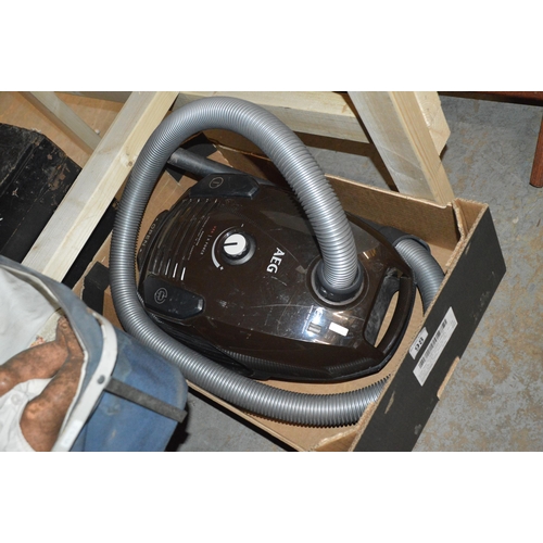 98 - AEG vacuum cleaner