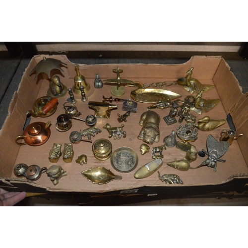 272 - box of brassware