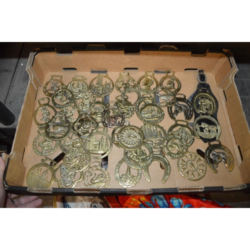 280 - box of horse brasses