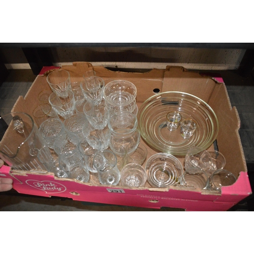 291 - box of glassware