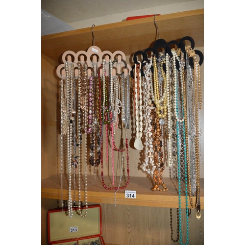 314 - qty of costume jewellery necklaces