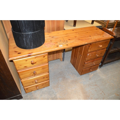 162 - pine desk