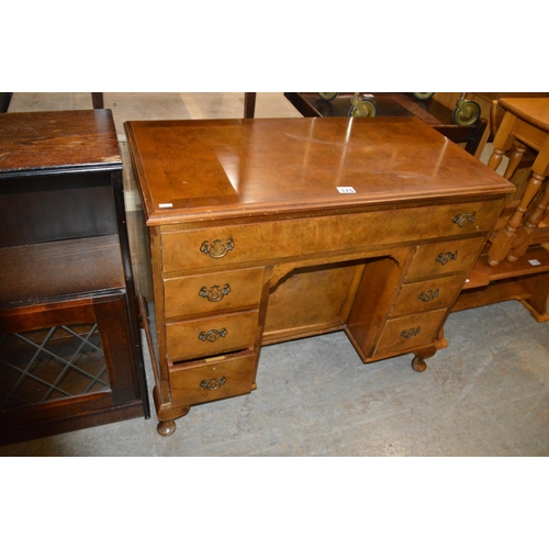 175 - kneehole desk