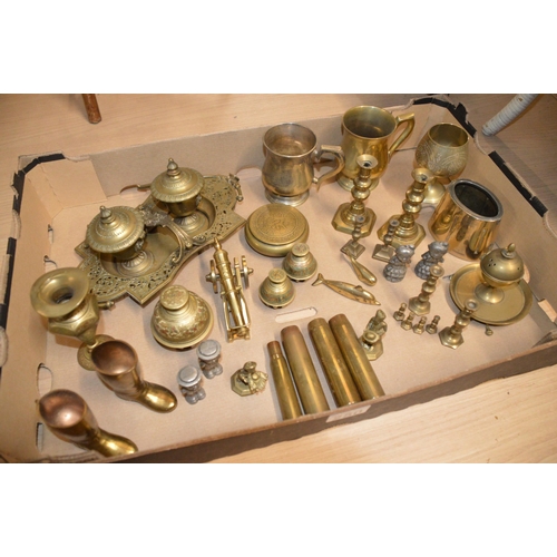 250 - box of brassware