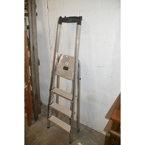 271 - step ladder