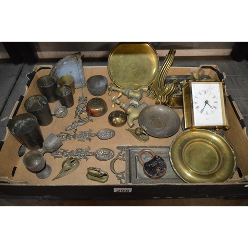 298 - box of metalware